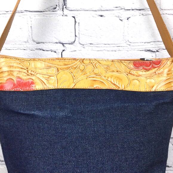 Berge Embossed Rose Leather Dark Wash Blue Denim Single Handle Bucket Handbag - Picture 5 of 16